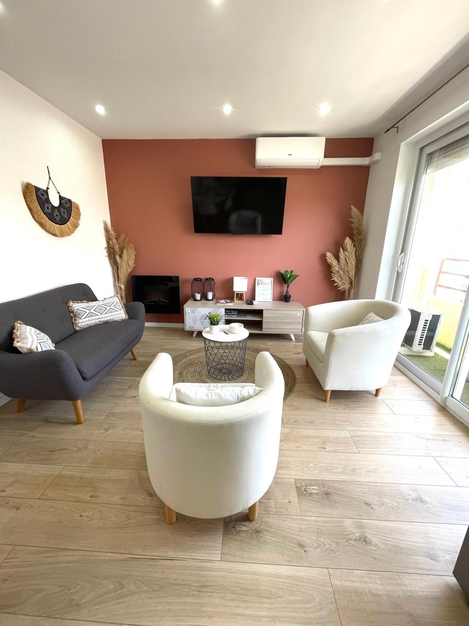 Le Terra-cota 3 Ch Privees 10' Gare-port Et Plage, Wfi, Cosy